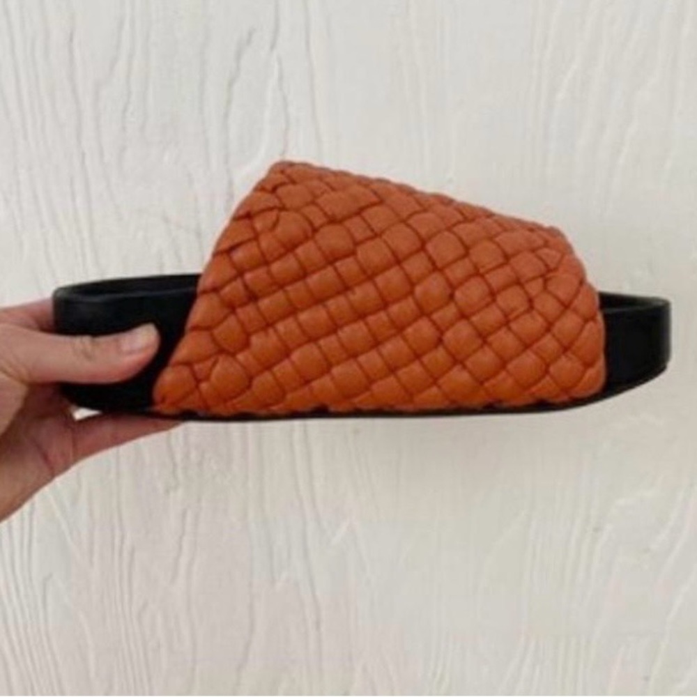 💥PRICE DROP💥 SIMON MILLER VEGAN WOVEN DIP SLIDE - SPICE